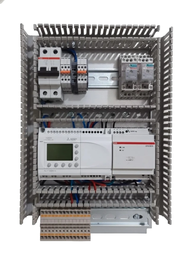 Tablero eléctrico SAGAMOTTION con arrancador suave para motores industriales, reducción de picos de corriente y arranque controlado